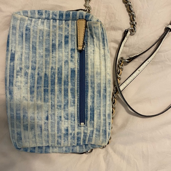 Guess Purse - Picture 3 of 5